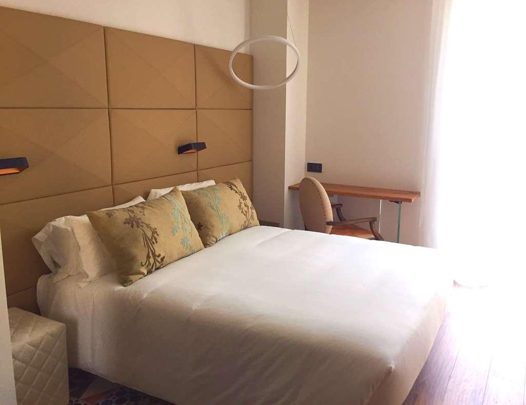 Hotel Sb Glow Barcelona Zimmer foto